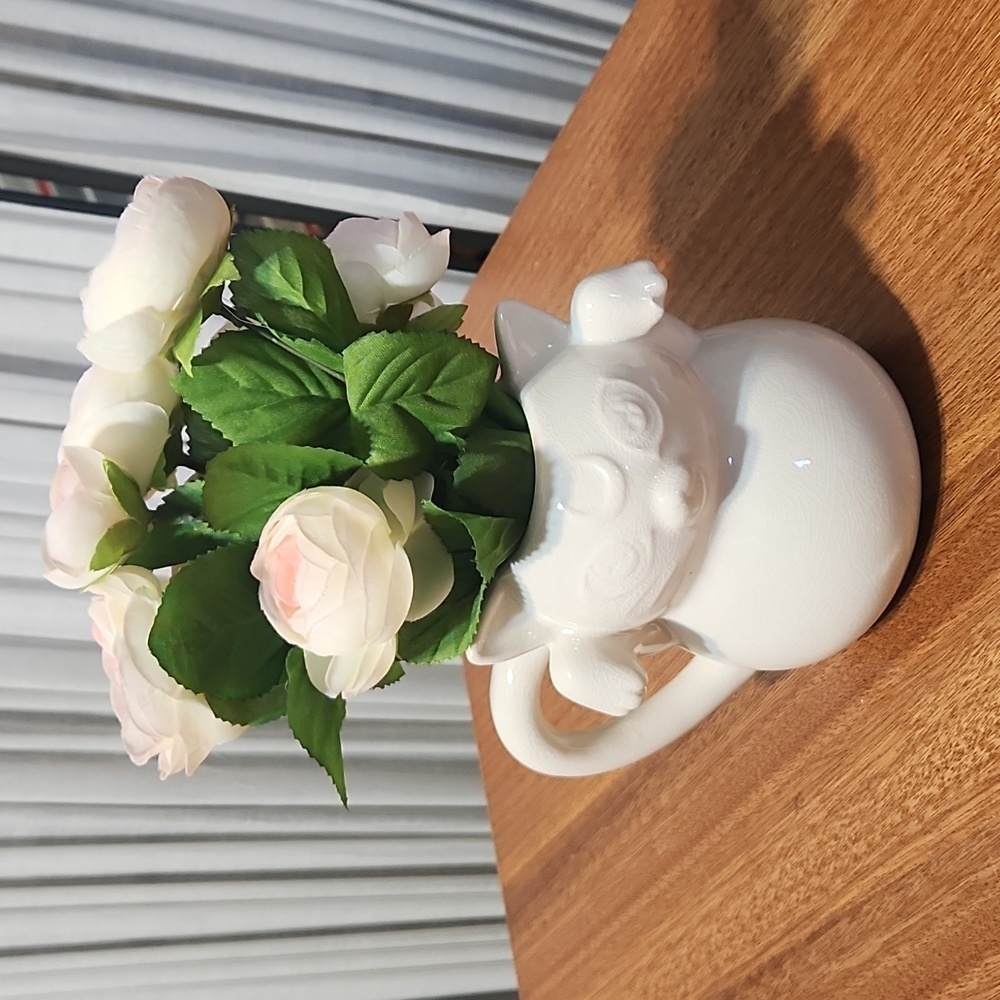 KILLSTAR Ghost Kitty Vase